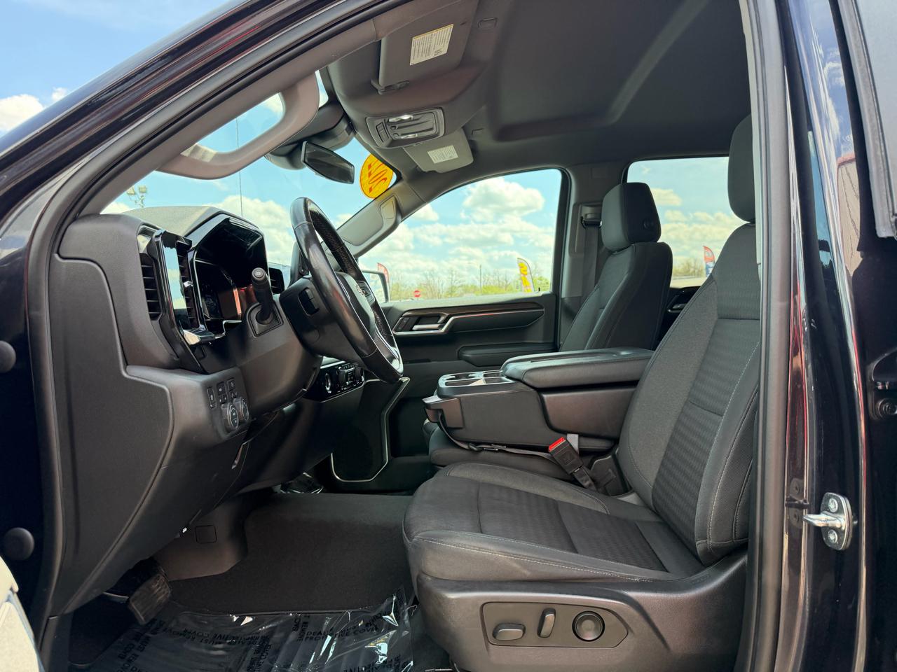 Chevrolet Silverado 1500 4WD Crew Cab 147" LT w/1LT 2022