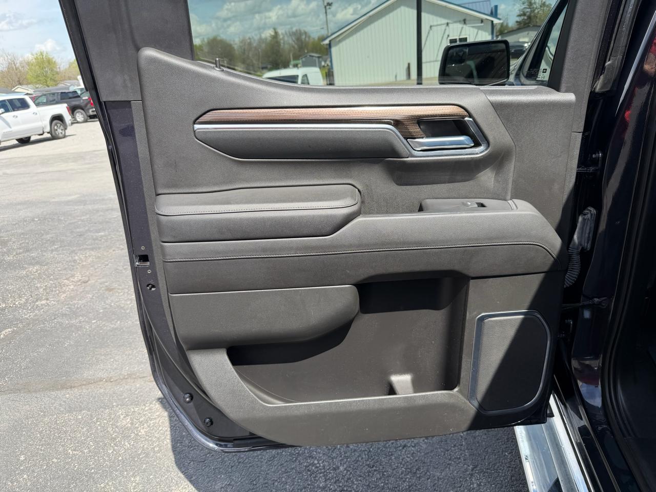 Chevrolet Silverado 1500 4WD Crew Cab 147" LT w/1LT 2022