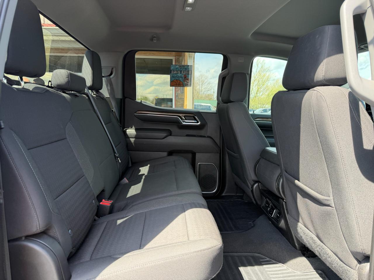 Chevrolet Silverado 1500 4WD Crew Cab 147" LT w/1LT 2022