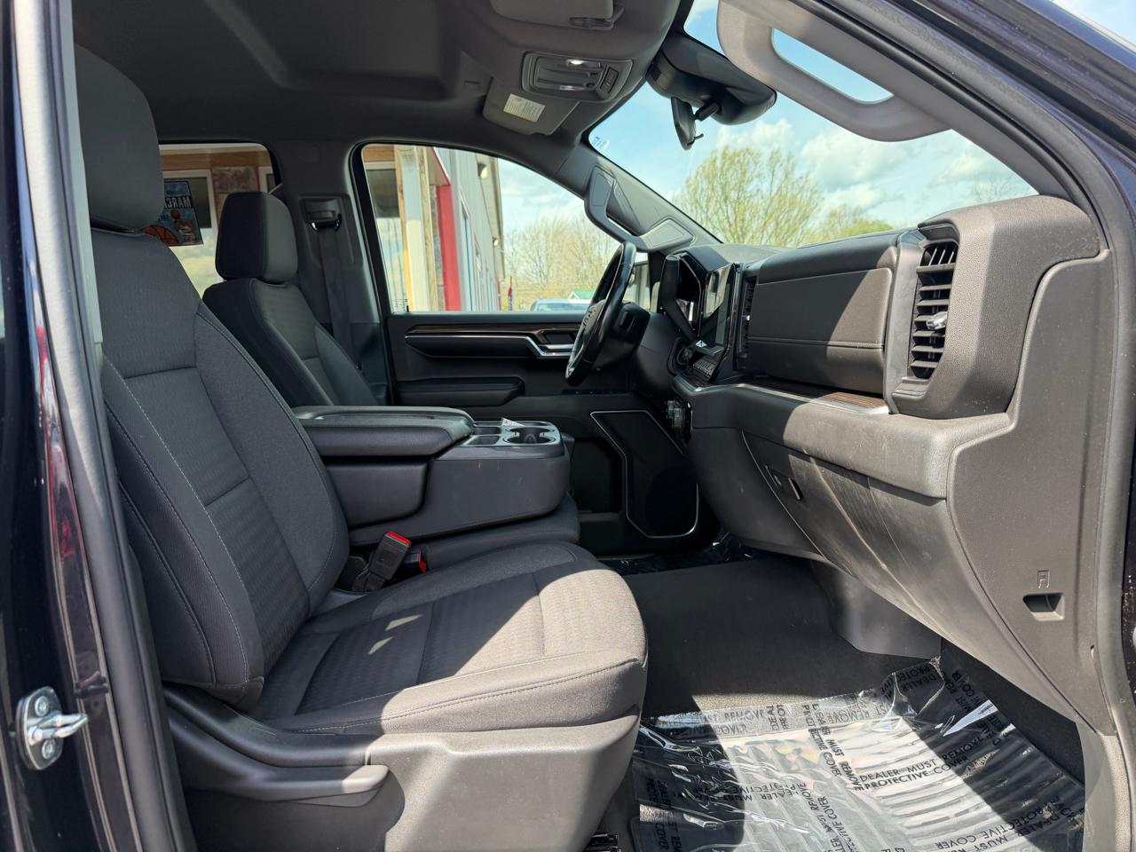 Chevrolet Silverado 1500 4WD Crew Cab 147" LT w/1LT 2022