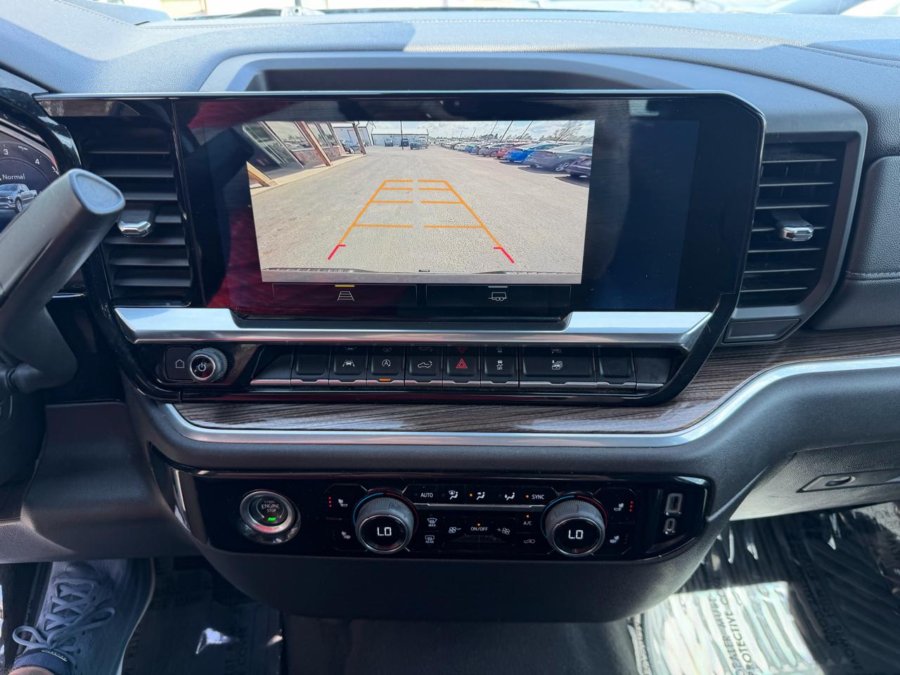 Chevrolet Silverado 1500 4WD Crew Cab 147" LT w/1LT 2022