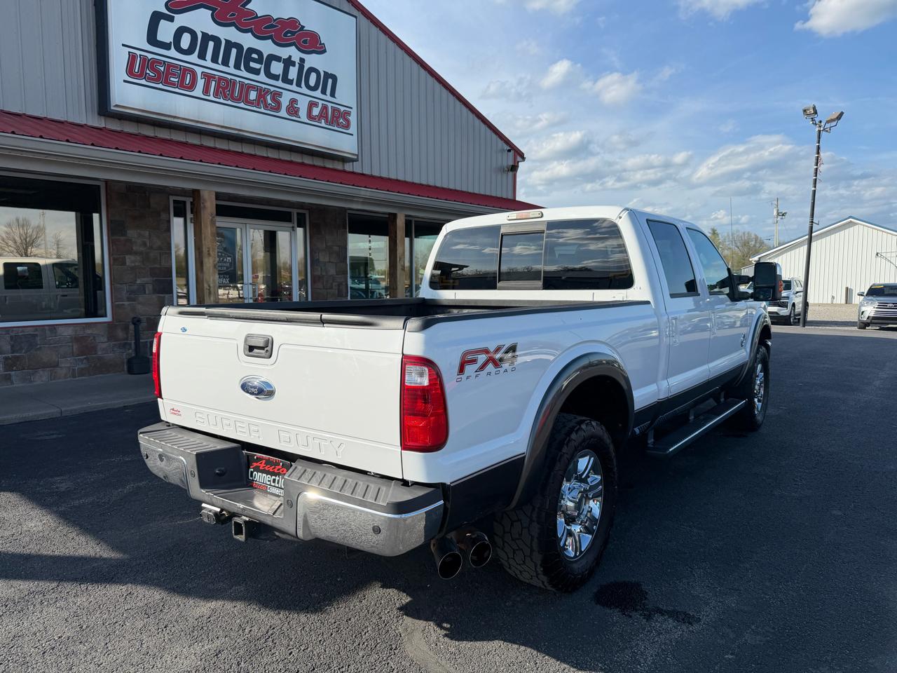 Ford Super Duty F-250 SRW 4WD Crew Cab 156" Lariat 2015