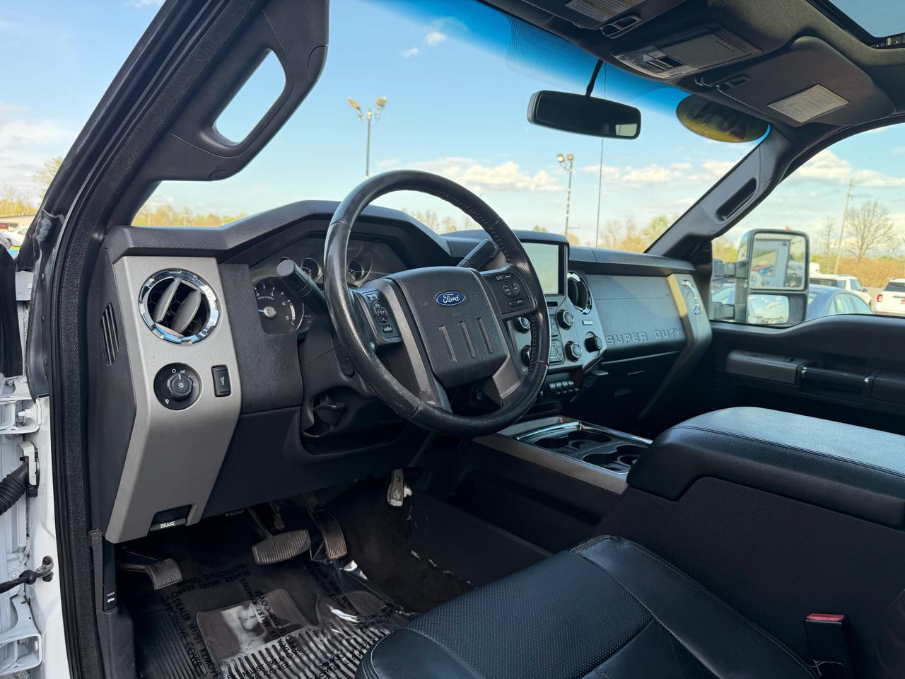 Ford Super Duty F-250 SRW 4WD Crew Cab 156" Lariat 2015