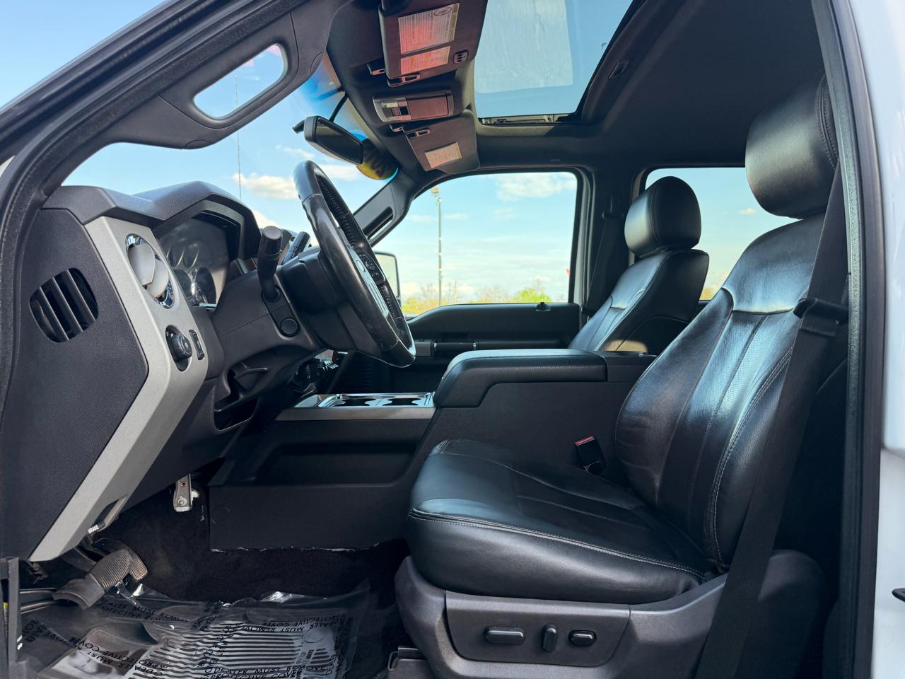 Ford Super Duty F-250 SRW 4WD Crew Cab 156" Lariat 2015