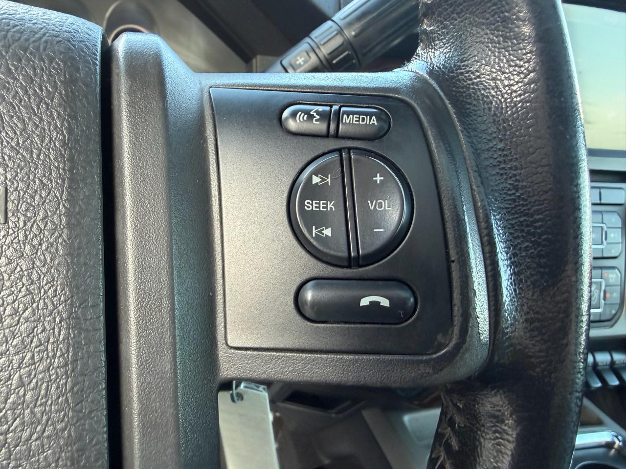 Ford Super Duty F-250 SRW 4WD Crew Cab 156" Lariat 2015