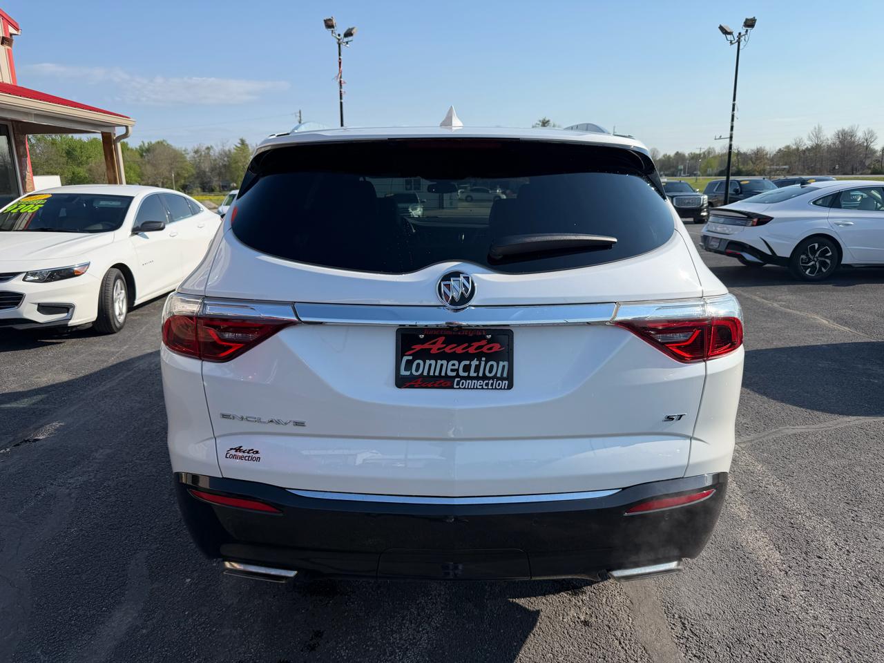 Buick Enclave FWD 4dr Essence 2024