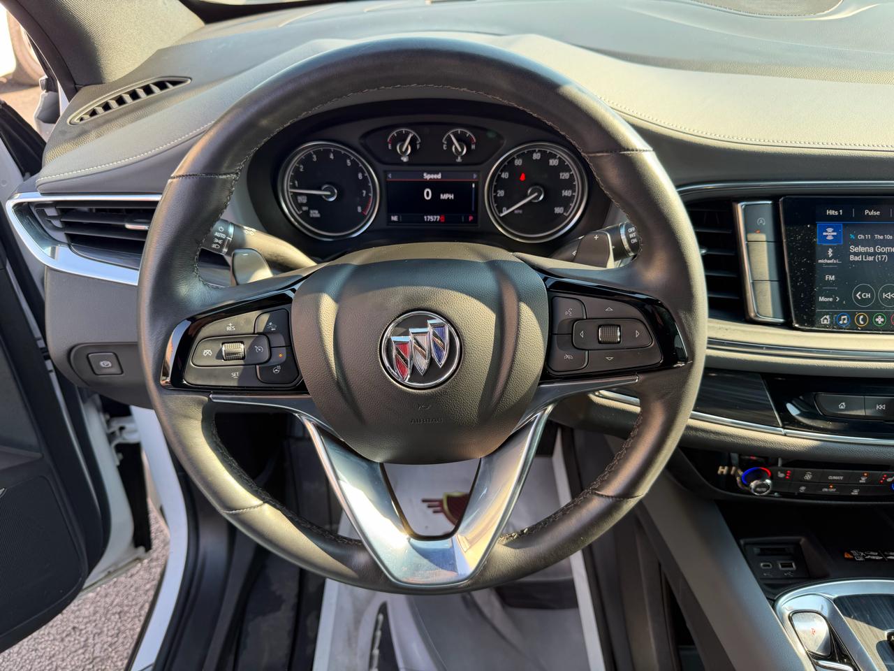 Buick Enclave FWD 4dr Essence 2024