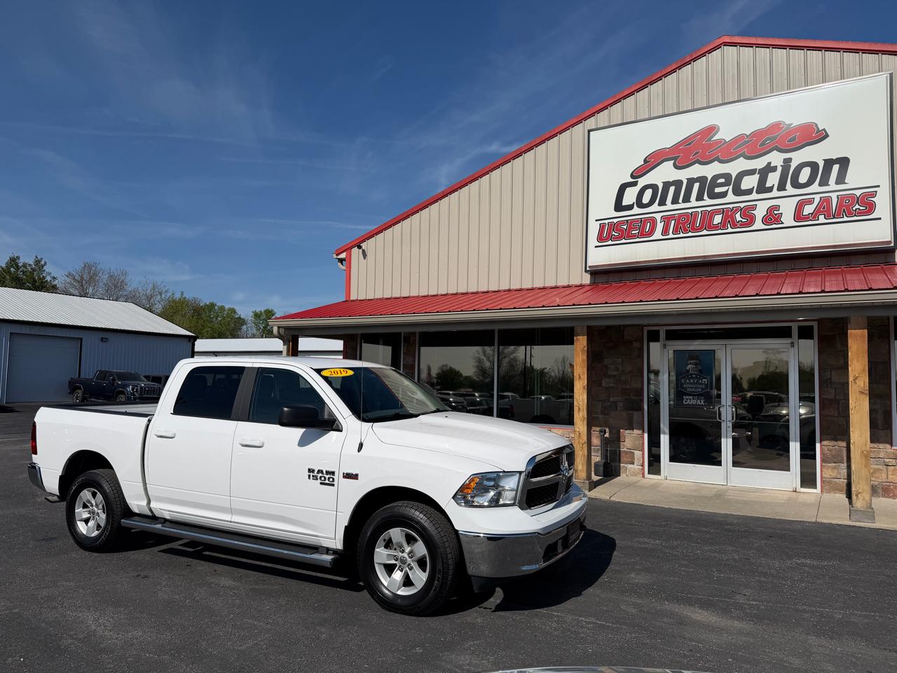 2019 RAM 1500 Classic SLT 4x4 Crew Cab 5'7" Box
