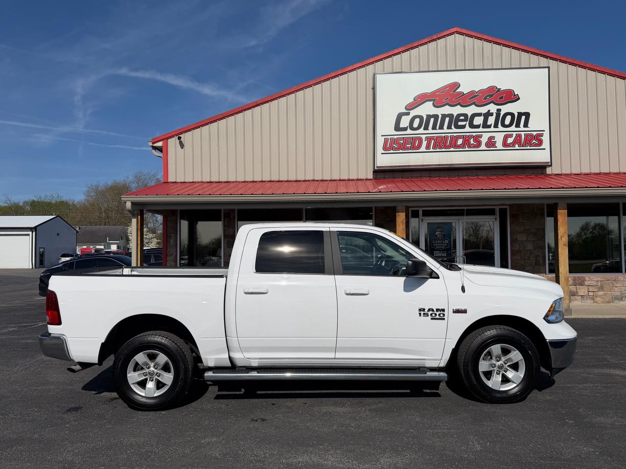 RAM 1500 Classic SLT 4x4 Crew Cab 5'7" Box 2019