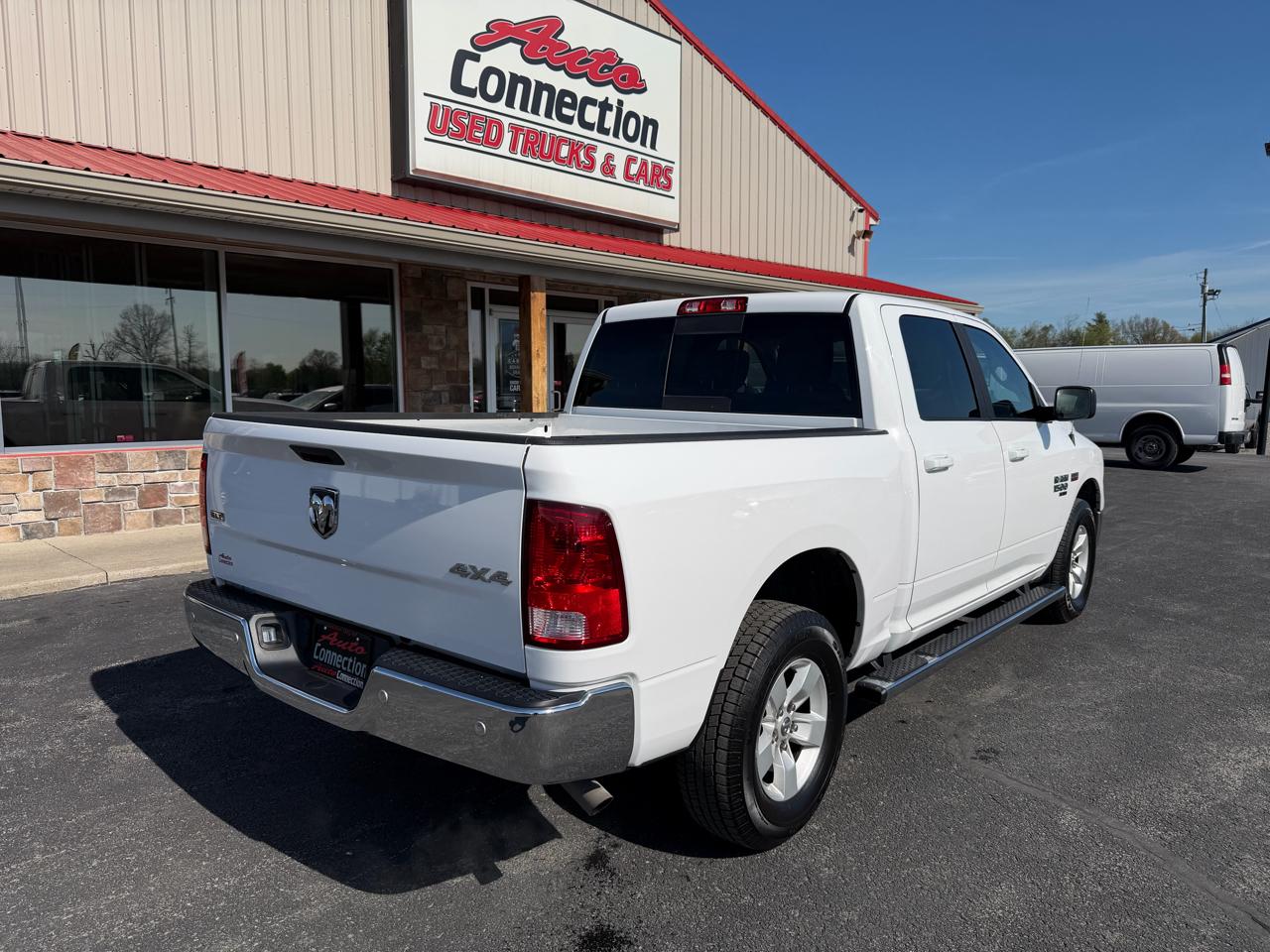 RAM 1500 Classic SLT 4x4 Crew Cab 5'7" Box 2019