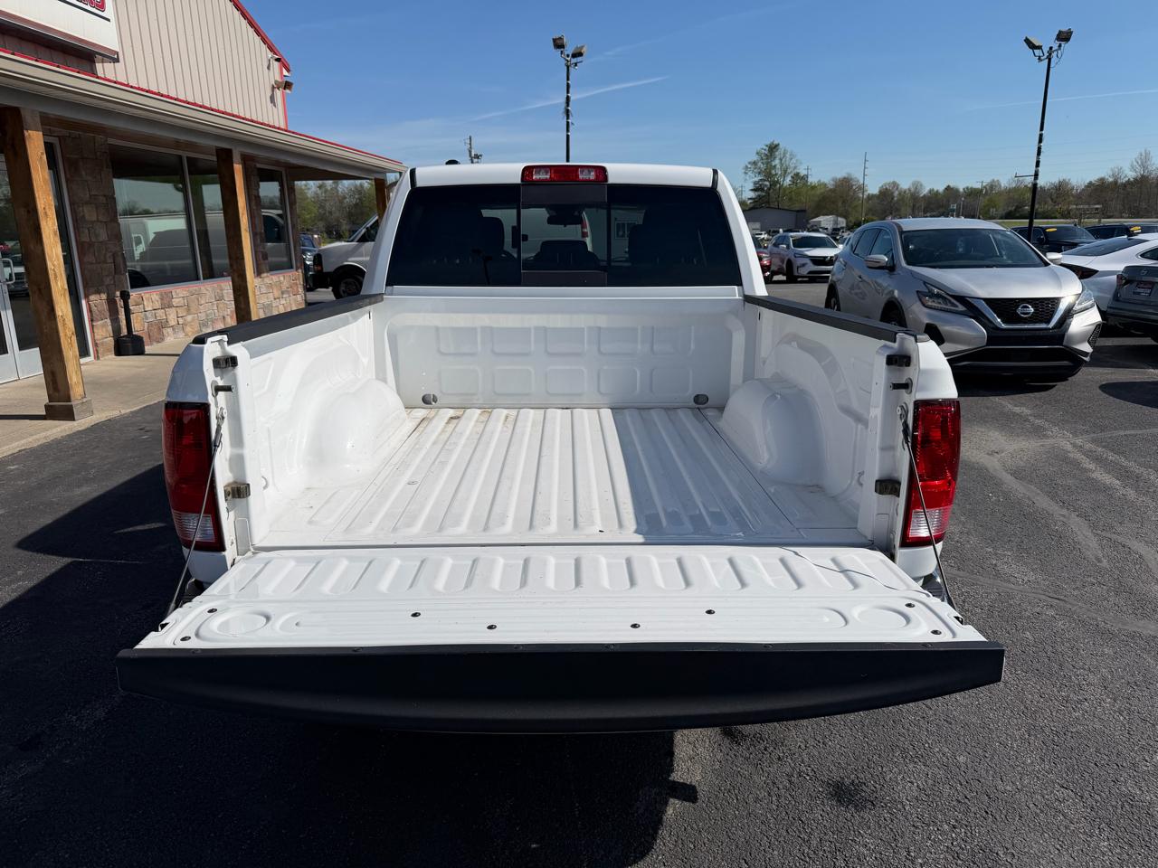 RAM 1500 Classic SLT 4x4 Crew Cab 5'7" Box 2019
