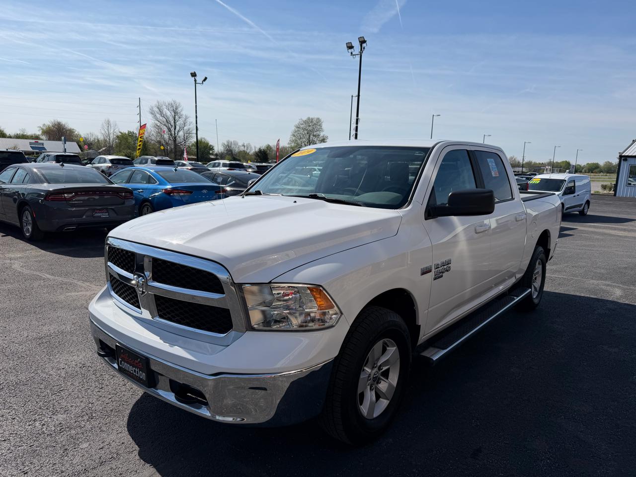 RAM 1500 Classic SLT 4x4 Crew Cab 5'7" Box 2019