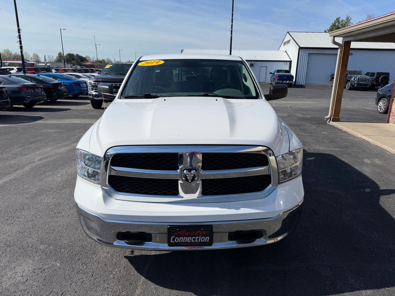 RAM 1500 Classic SLT 4x4 Crew Cab 5'7" Box 2019