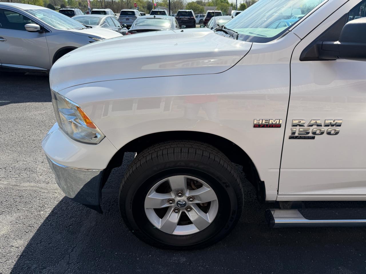 RAM 1500 Classic SLT 4x4 Crew Cab 5'7" Box 2019