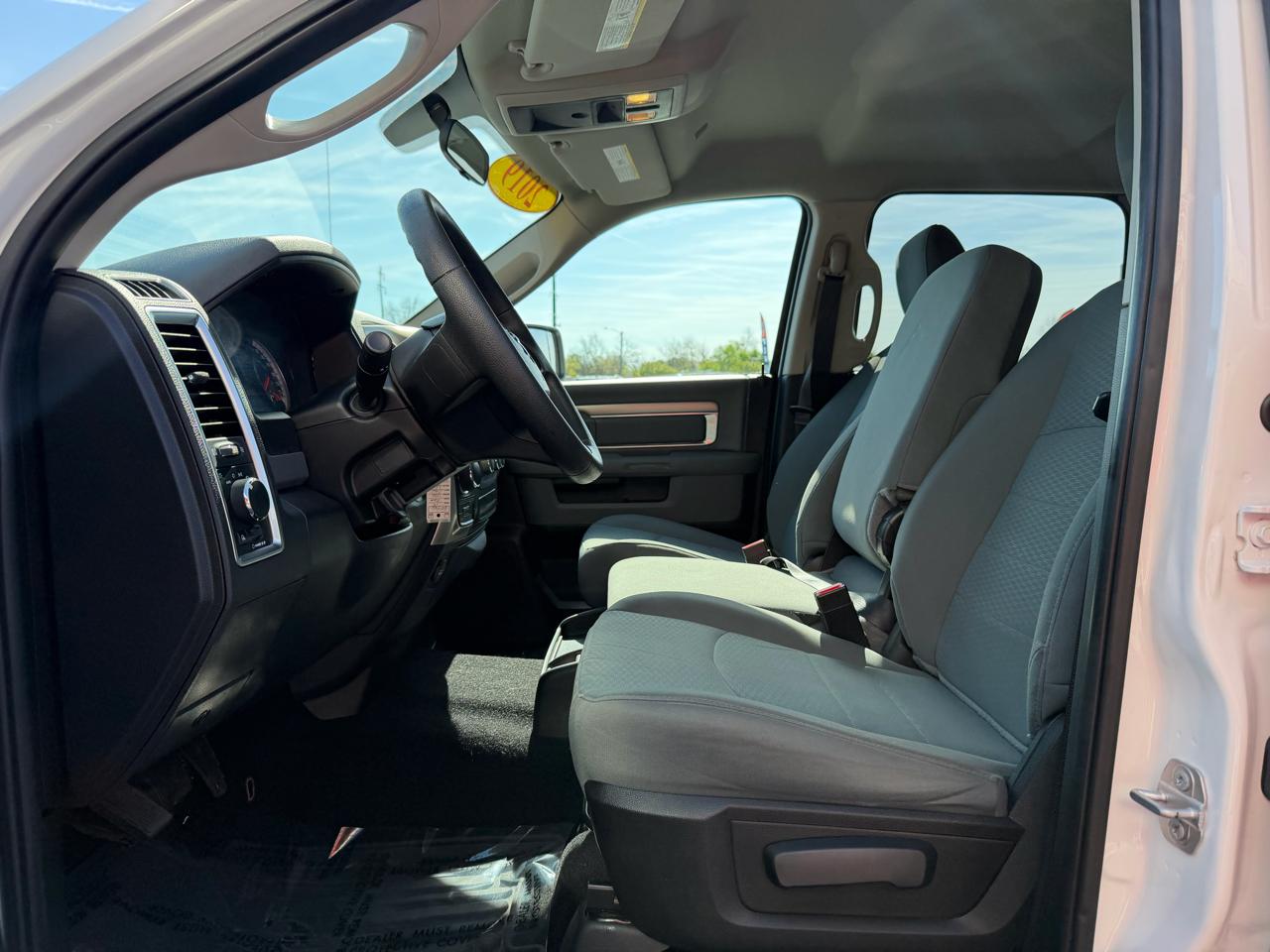 RAM 1500 Classic SLT 4x4 Crew Cab 5'7" Box 2019