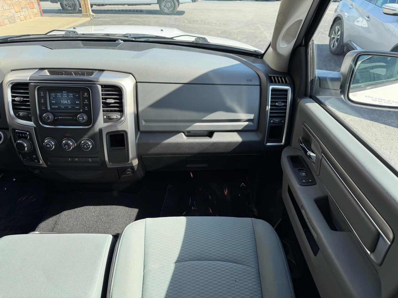 RAM 1500 Classic SLT 4x4 Crew Cab 5'7" Box 2019