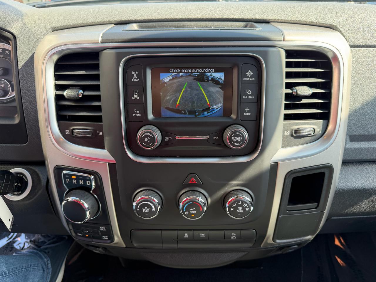 RAM 1500 Classic SLT 4x4 Crew Cab 5'7" Box 2019