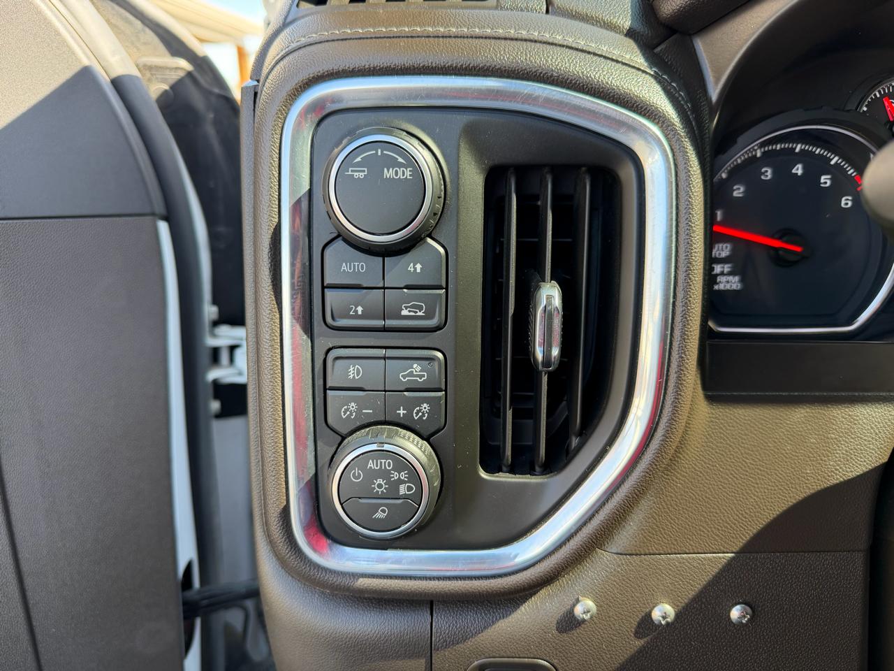 Chevrolet Silverado 1500 4WD Crew Cab 147" LTZ 2020