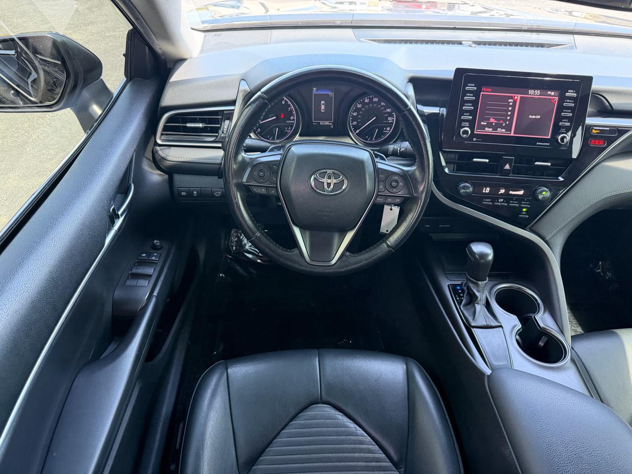 Toyota Camry SE Auto (Natl) 2021