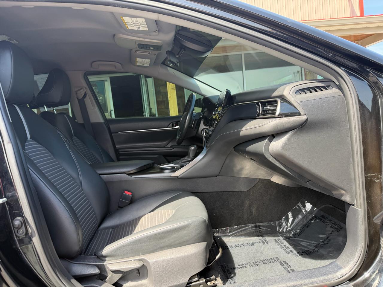 Toyota Camry SE Auto (Natl) 2021