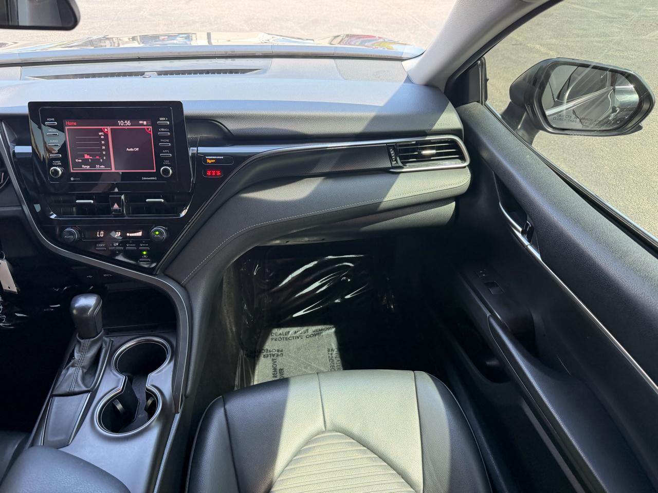 Toyota Camry SE Auto (Natl) 2021