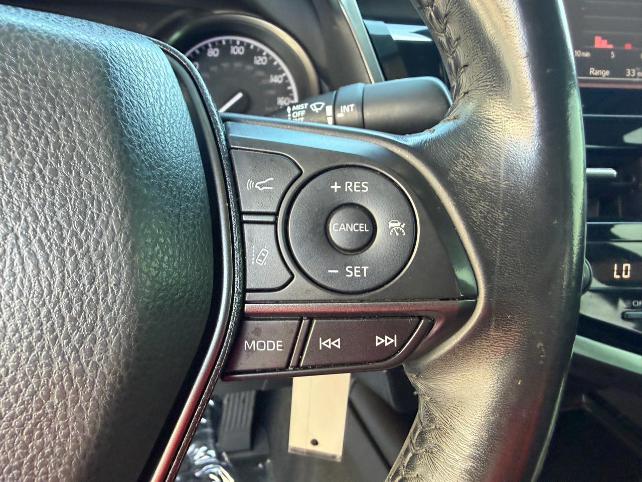 Toyota Camry SE Auto (Natl) 2021