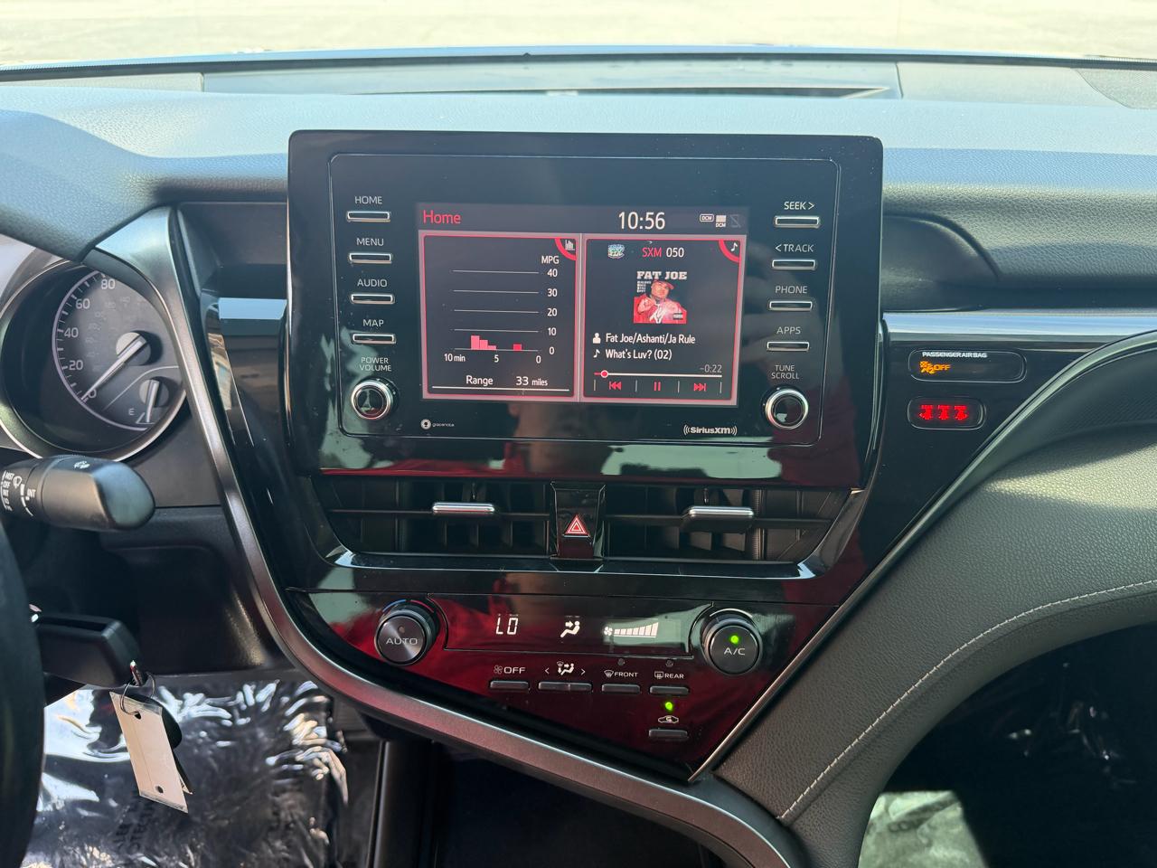 Toyota Camry SE Auto (Natl) 2021