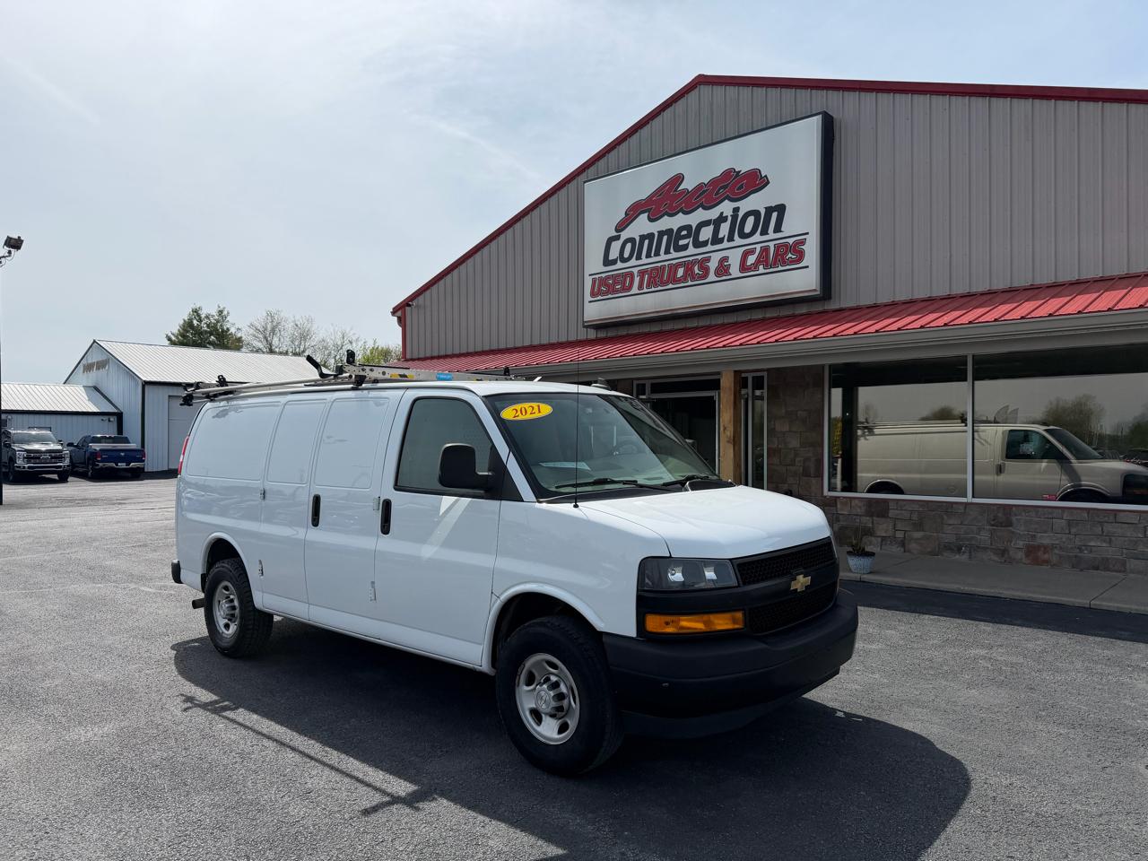 Chevrolet Express Cargo Van RWD 2500 135" 2021