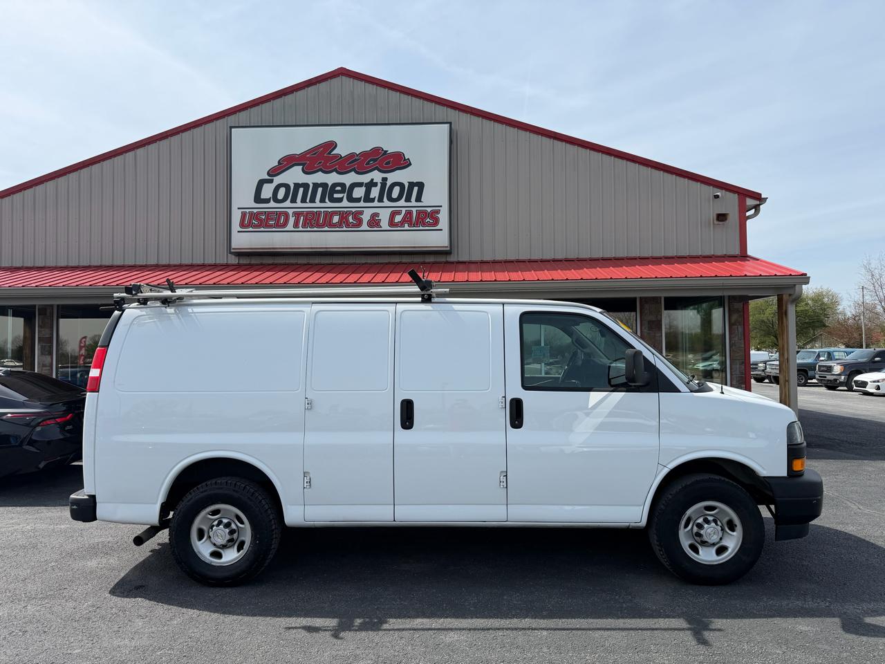 Chevrolet Express Cargo Van RWD 2500 135" 2021