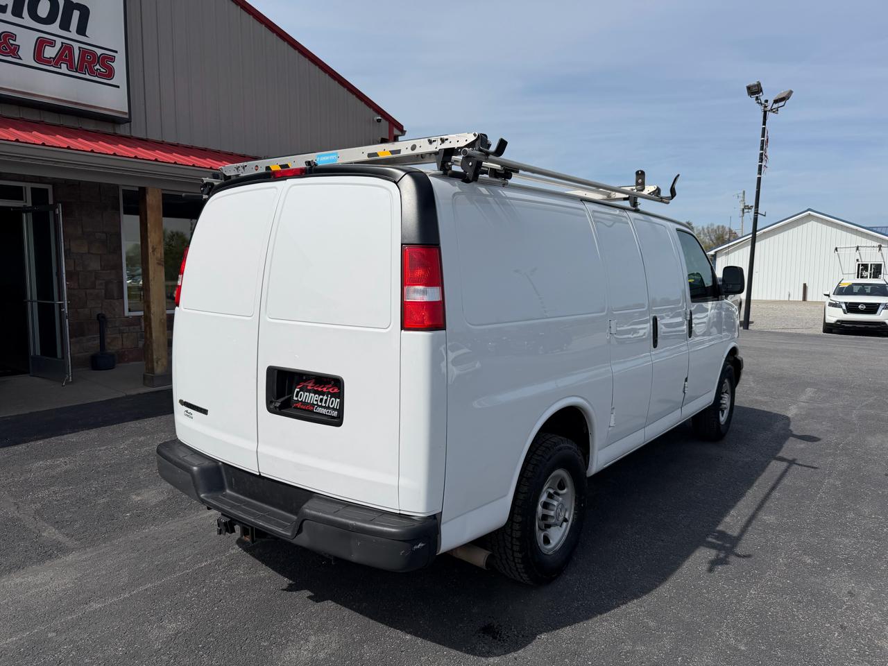 Chevrolet Express Cargo Van RWD 2500 135" 2021