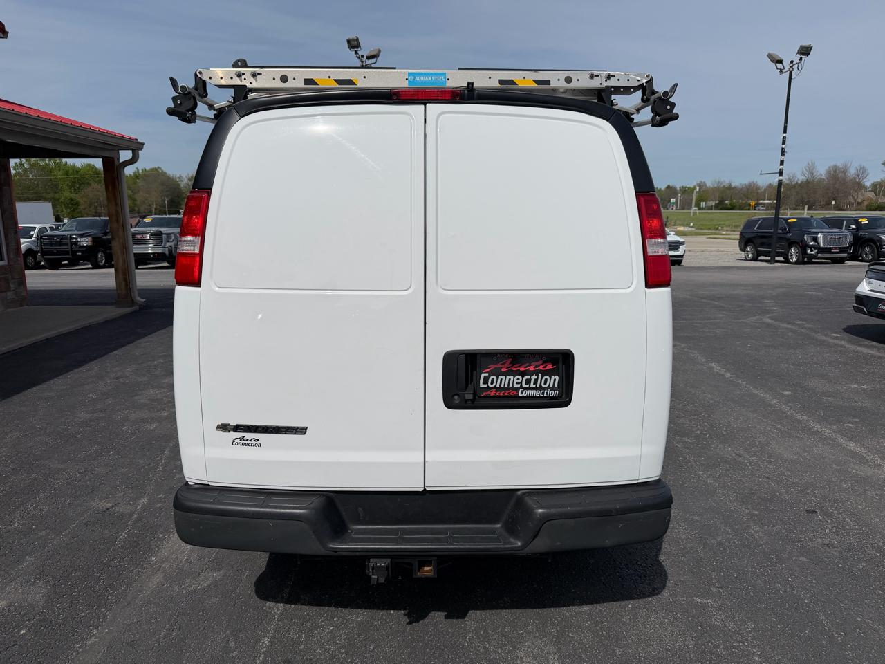 Chevrolet Express Cargo Van RWD 2500 135" 2021