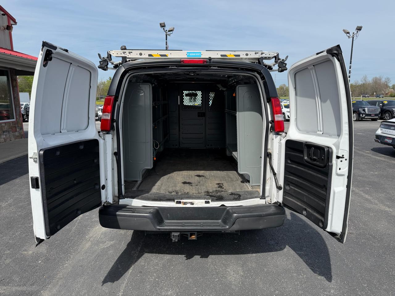 Chevrolet Express Cargo Van RWD 2500 135" 2021