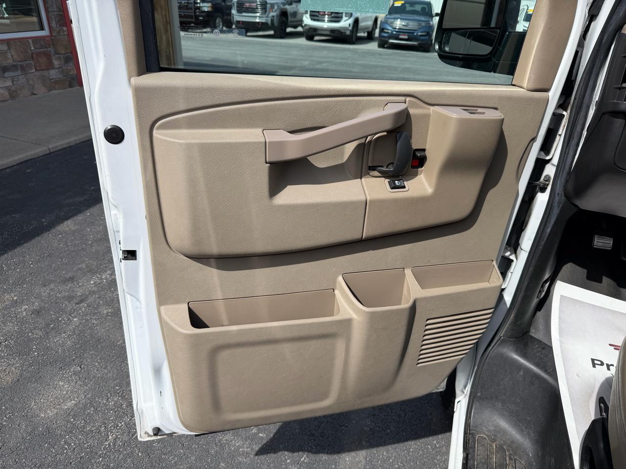 Chevrolet Express Cargo Van RWD 2500 135" 2021