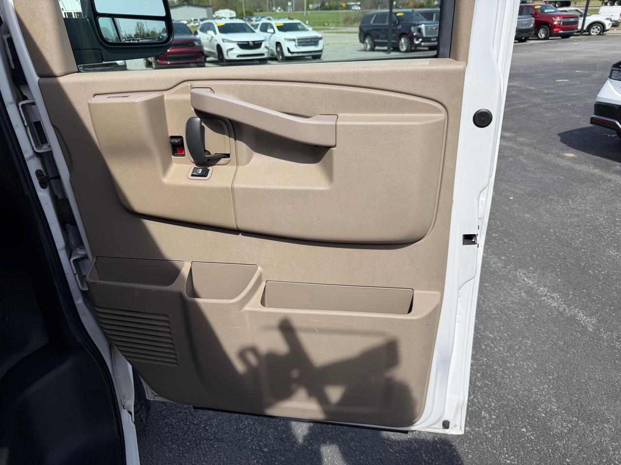 Chevrolet Express Cargo Van RWD 2500 135" 2021