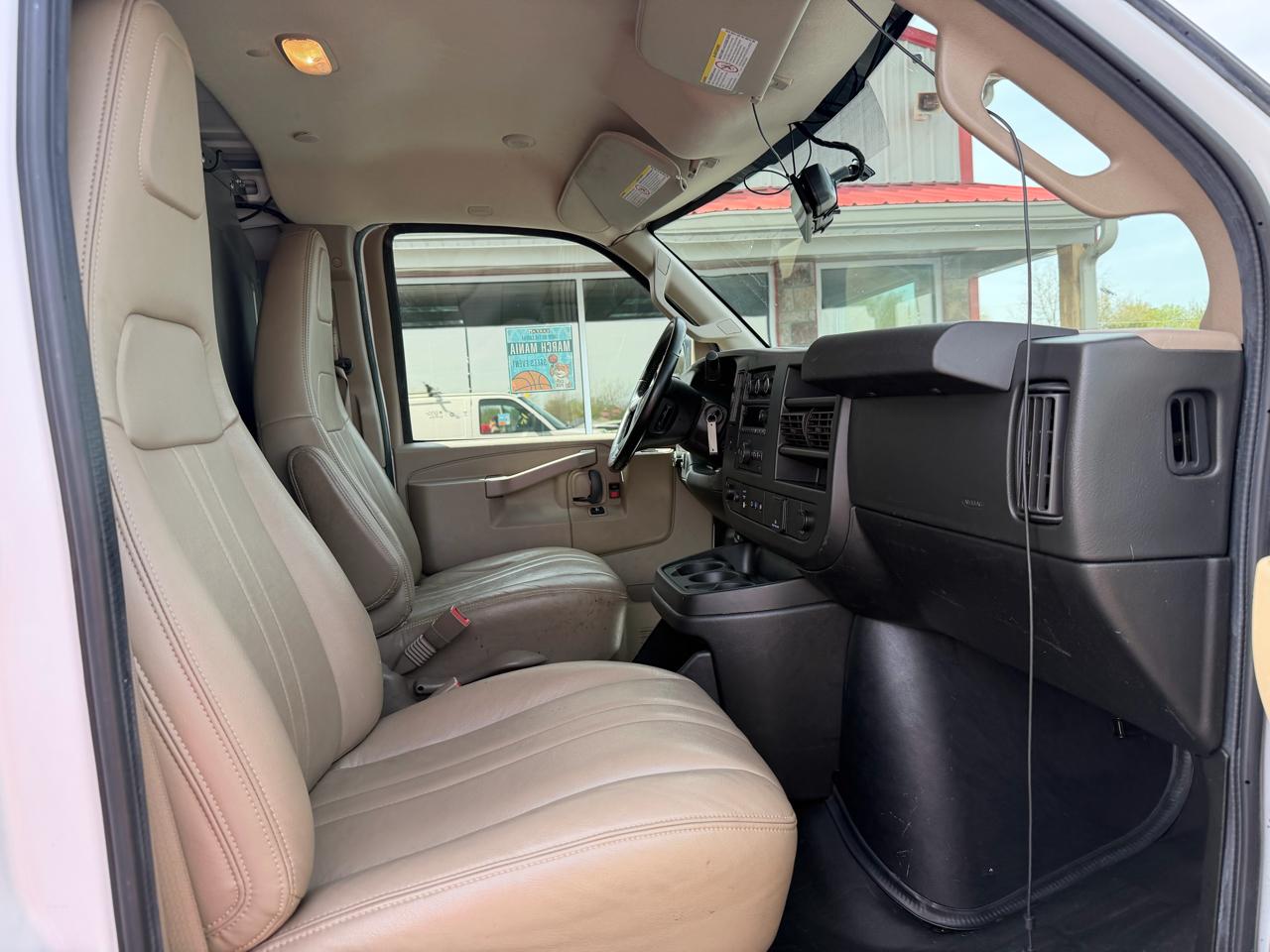 Chevrolet Express Cargo Van RWD 2500 135" 2021