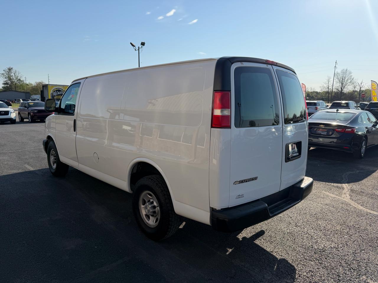 Chevrolet Express Cargo Van RWD 2500 135" 2019