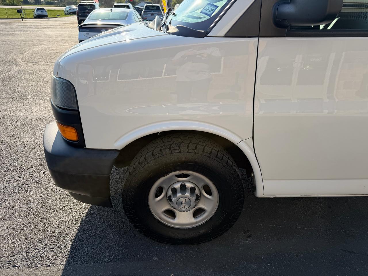 Chevrolet Express Cargo Van RWD 2500 135" 2019