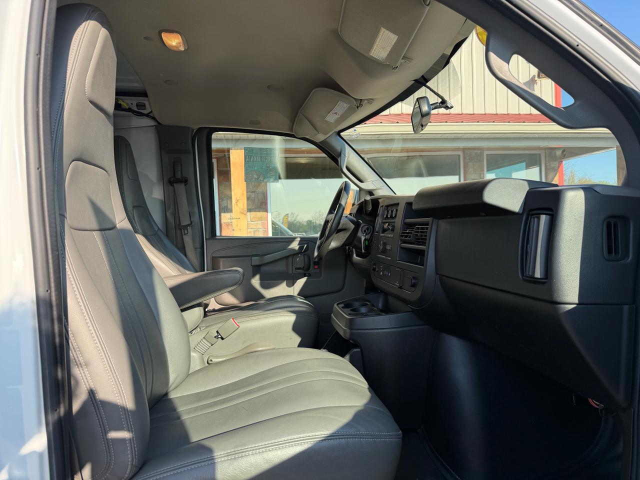 Chevrolet Express Cargo Van RWD 2500 135" 2019