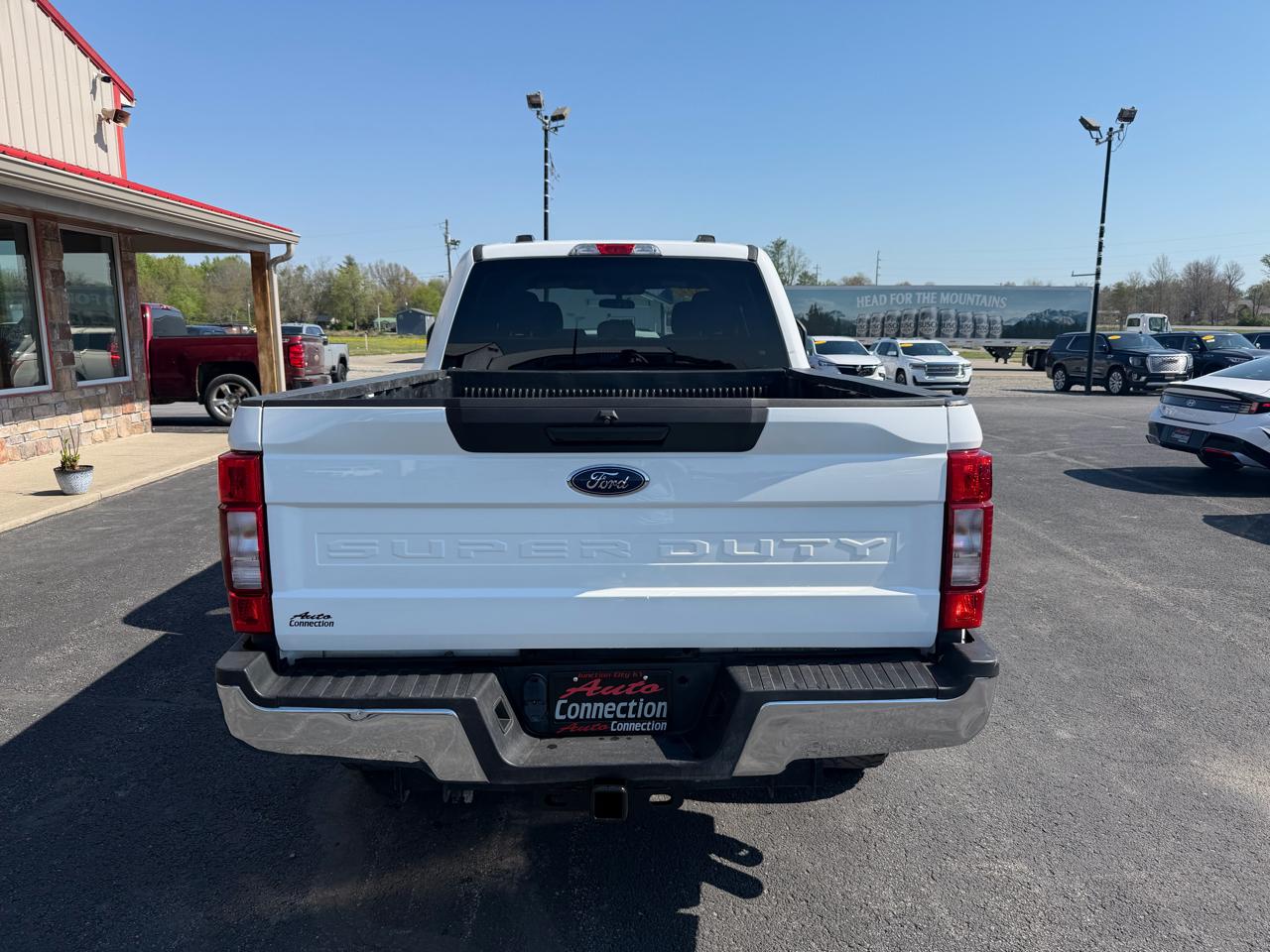 Ford Super Duty F-250 SRW XLT 4WD Crew Cab 8' Box 2022