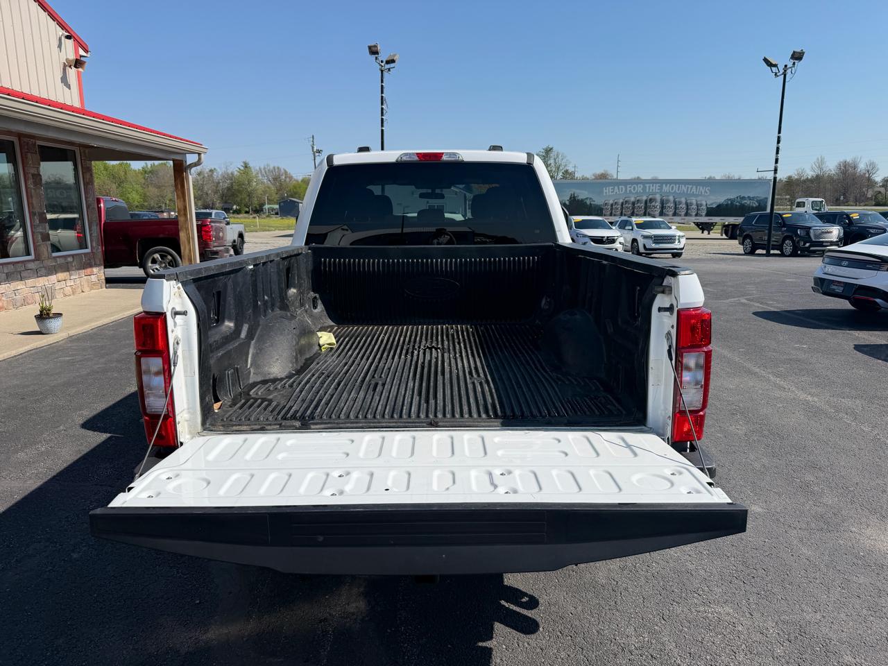 Ford Super Duty F-250 SRW XLT 4WD Crew Cab 8' Box 2022