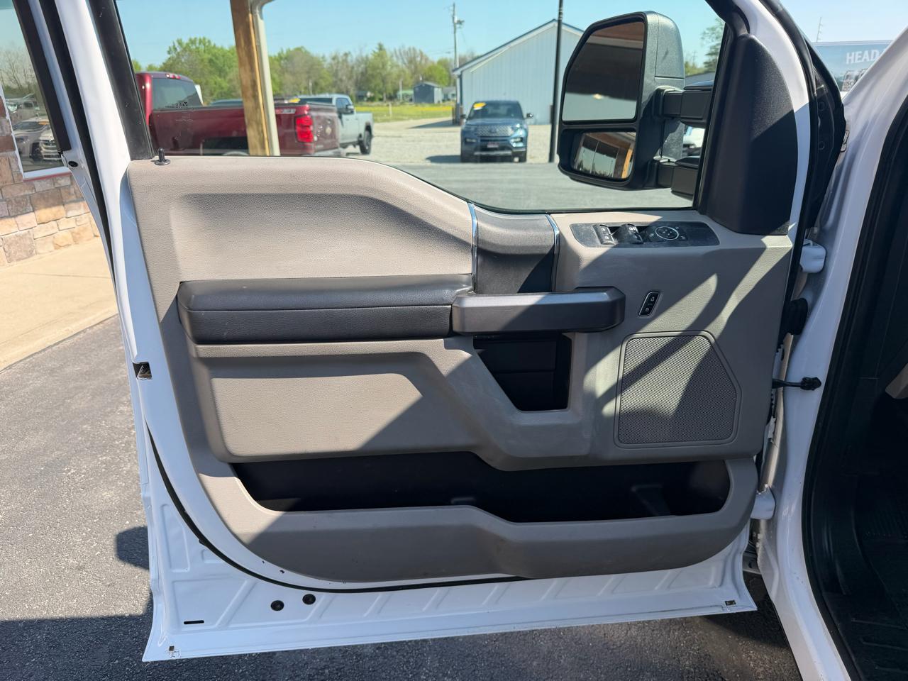 Ford Super Duty F-250 SRW XLT 4WD Crew Cab 8' Box 2022