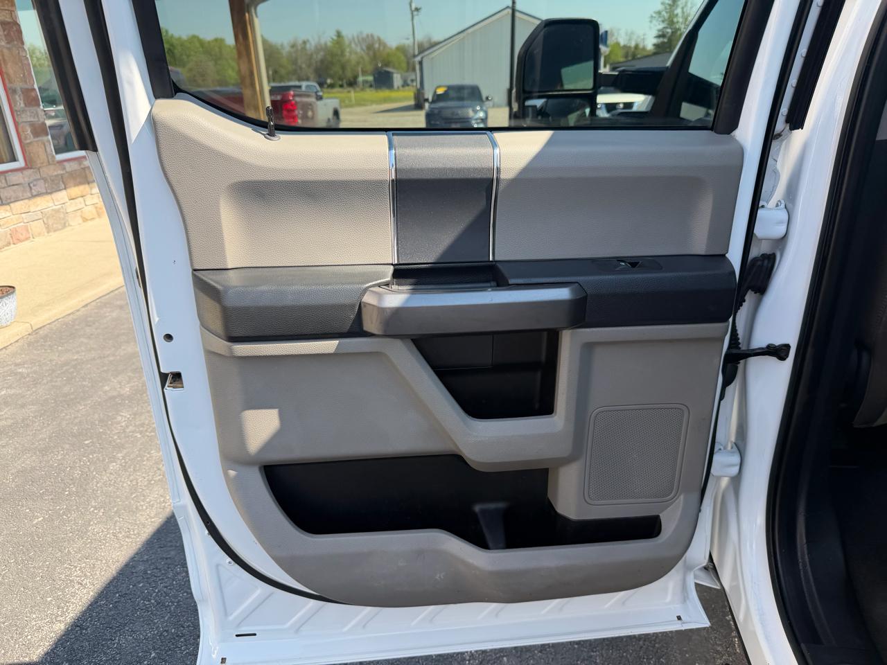 Ford Super Duty F-250 SRW XLT 4WD Crew Cab 8' Box 2022