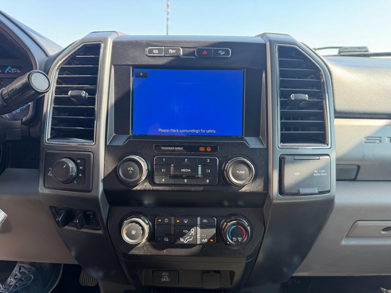 Ford Super Duty F-250 SRW XLT 4WD Crew Cab 8' Box 2022