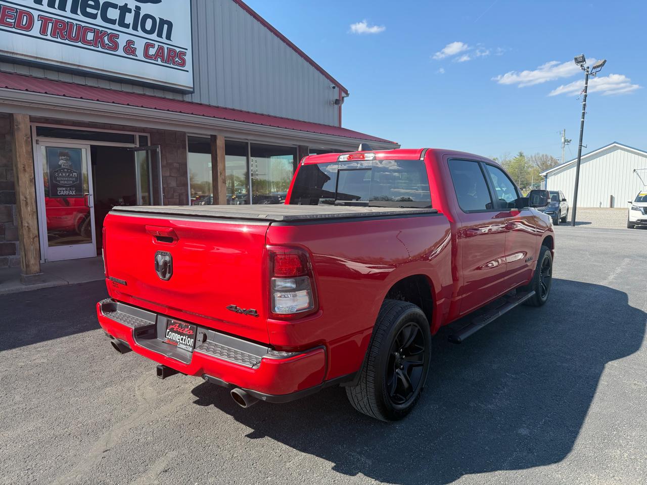 RAM 1500 Big Horn 4x4 Crew Cab 5'7" Box 2020