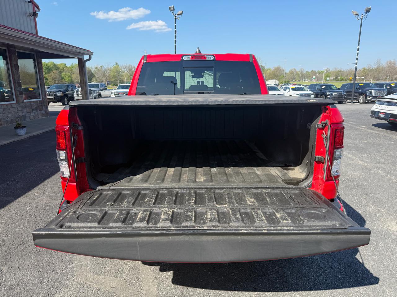 RAM 1500 Big Horn 4x4 Crew Cab 5'7" Box 2020