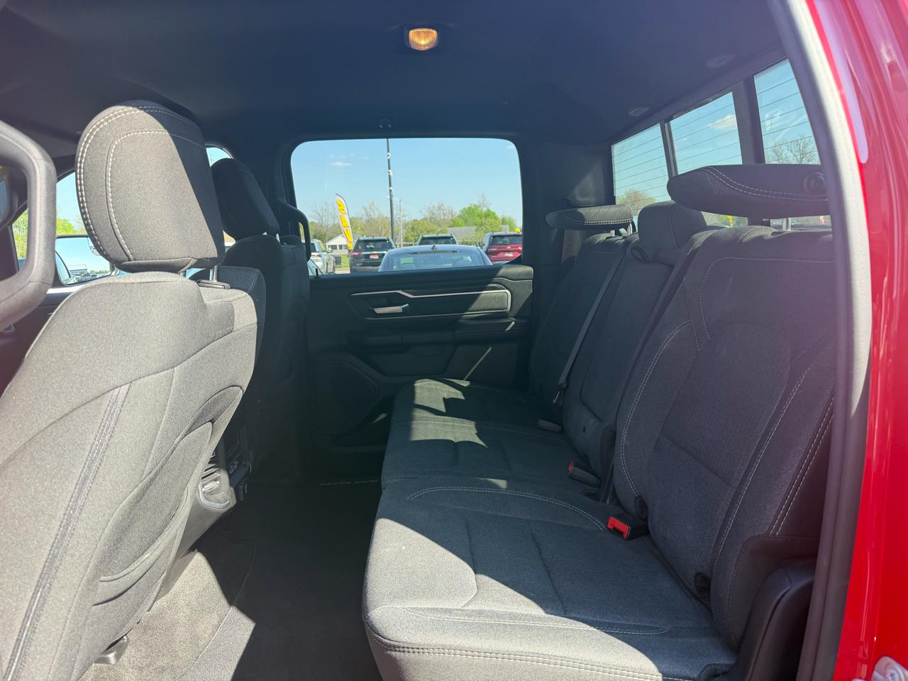 RAM 1500 Big Horn 4x4 Crew Cab 5'7" Box 2020