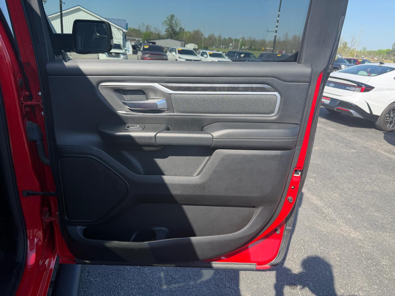 RAM 1500 Big Horn 4x4 Crew Cab 5'7" Box 2020