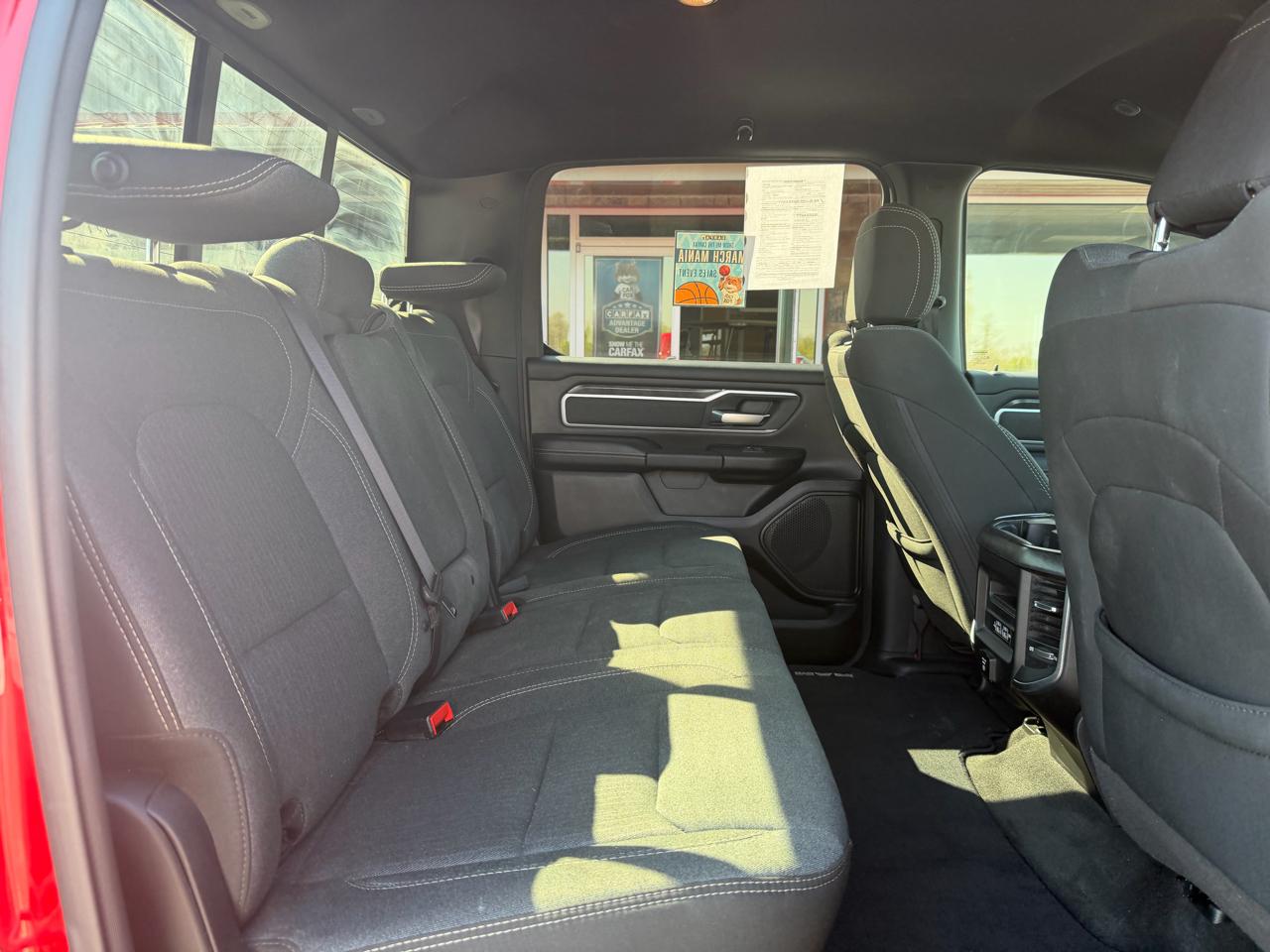 RAM 1500 Big Horn 4x4 Crew Cab 5'7" Box 2020