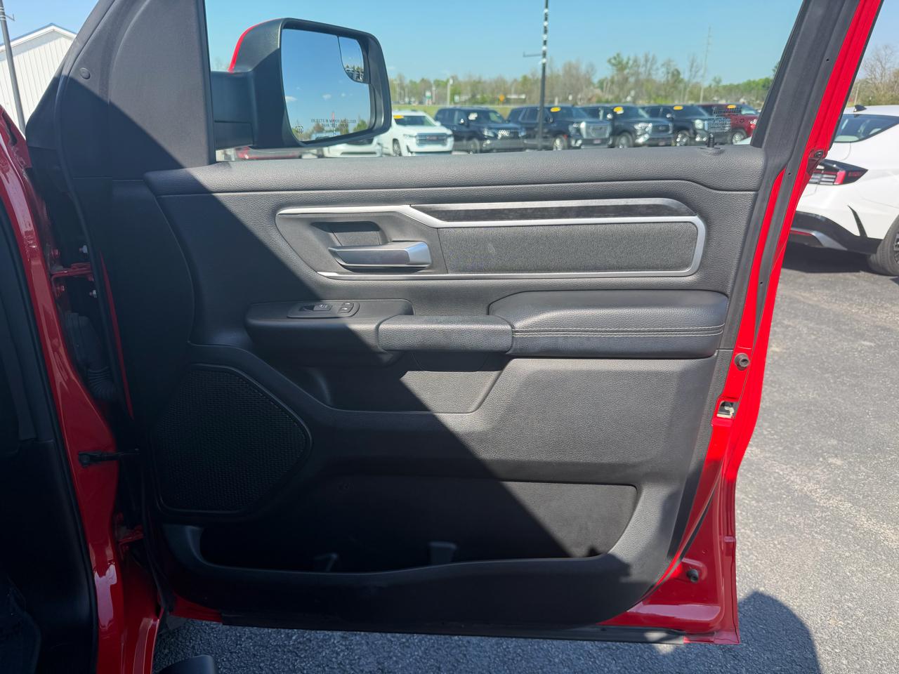 RAM 1500 Big Horn 4x4 Crew Cab 5'7" Box 2020