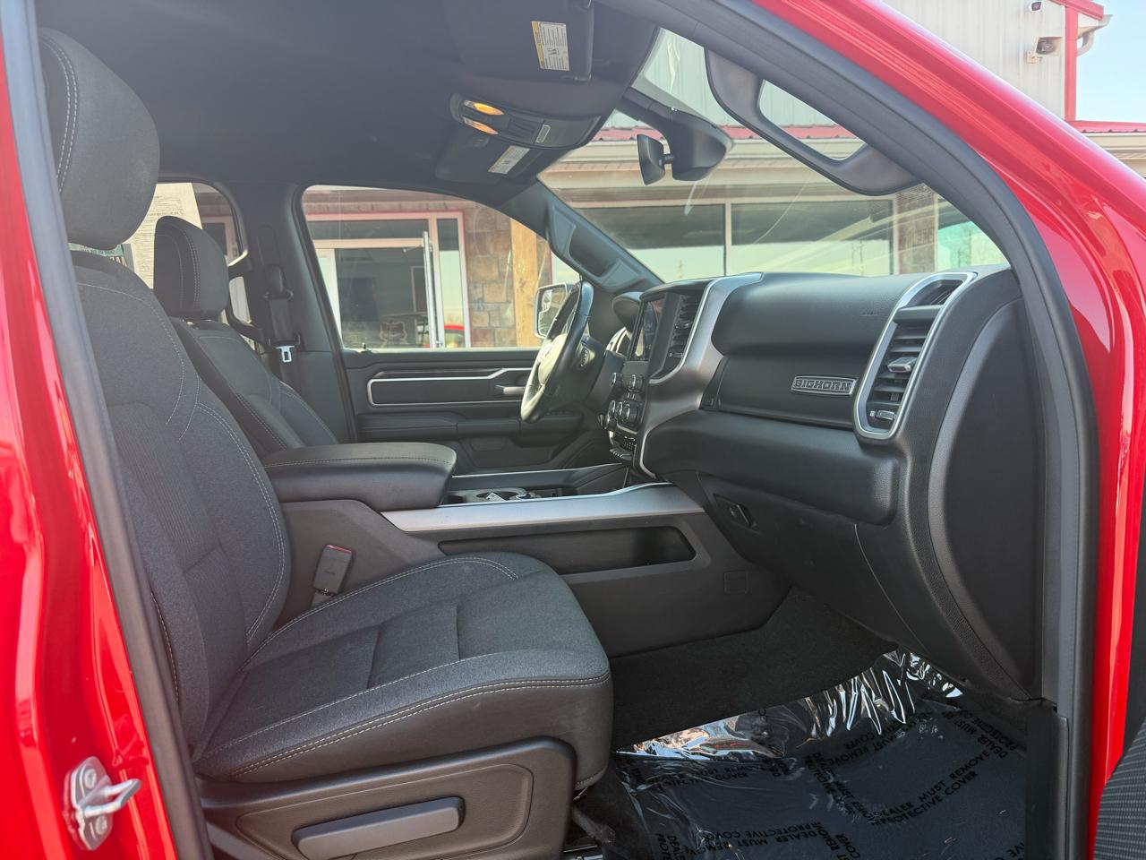 RAM 1500 Big Horn 4x4 Crew Cab 5'7" Box 2020